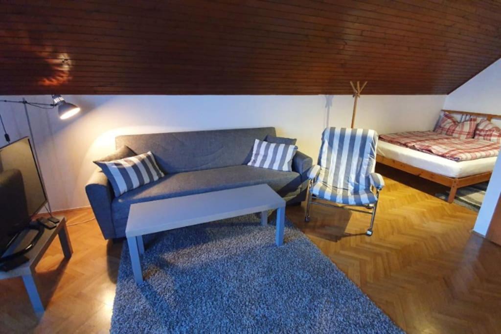 Cozzy Apartment In Nature Загреб Екстериор снимка