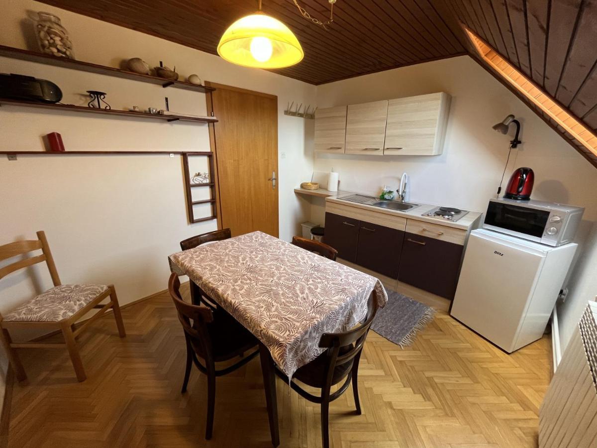 Cozzy Apartment In Nature Загреб Екстериор снимка