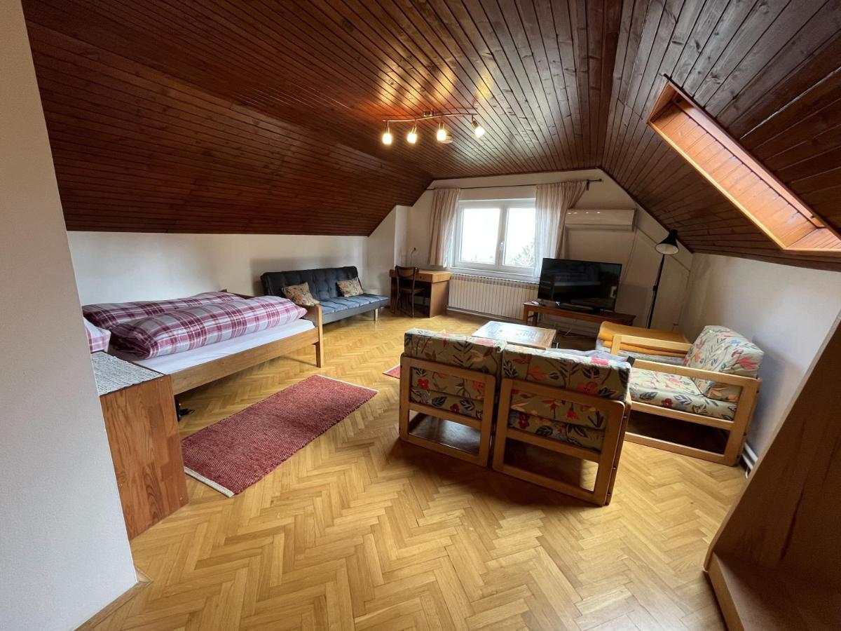 Cozzy Apartment In Nature Загреб Екстериор снимка